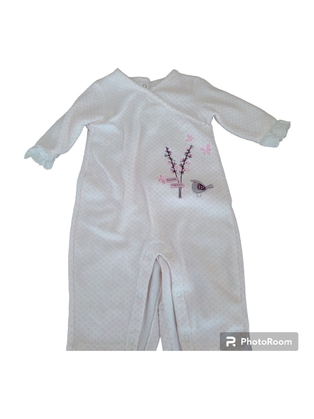 EUC Carters 6Mos Infant soft cuddly one piece outfit/pjs
